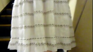 UT_1417#A girl in a loose white skirt! She stood still on the escalator, so I've turned on th