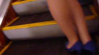 UT_863#A girl in a green dress! There was a strong draught at the escalator and it prevented