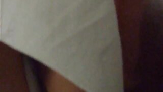 UT_197#A teeny in a long white skirt! She was listening to music while I took some shots of 