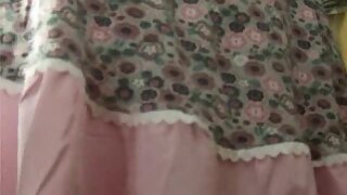 UT_138#This lady in a pink dress was with her mom. They talked lively and didn't see anythin